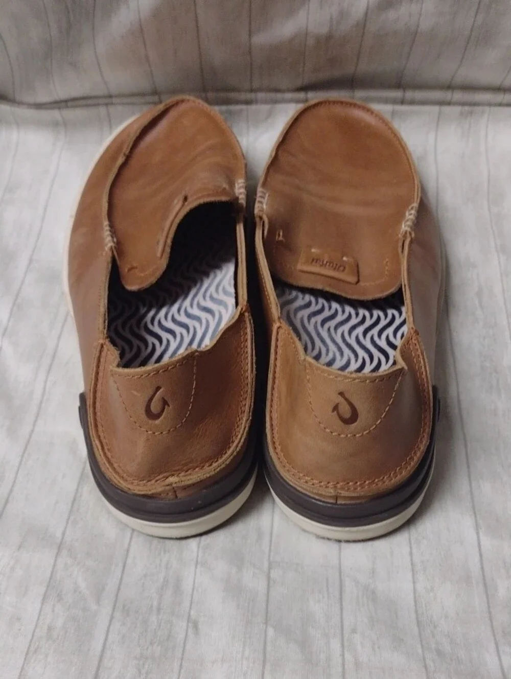 OluKai Men's Leather Slip-On Loafers (J1105)